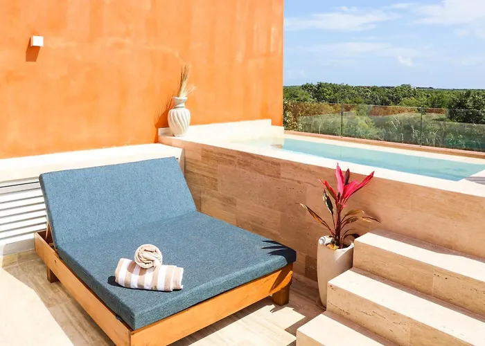 Luxury Penthouse, Private Pool, King Apartment