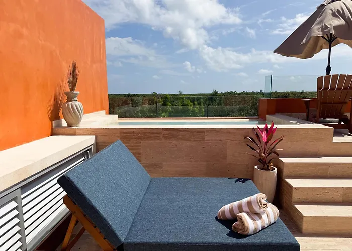 Luxury Penthouse, Private Pool, King Apartment